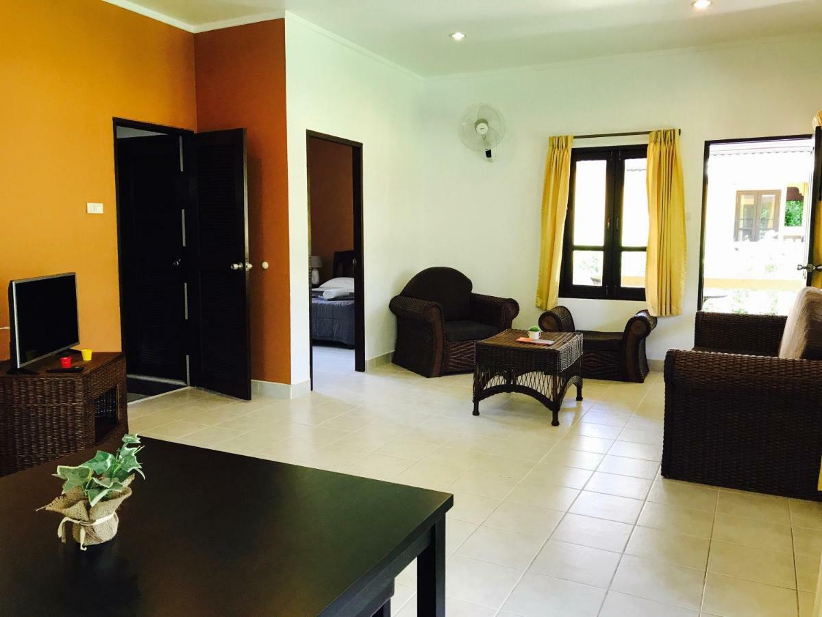Marilyns Residential Resort Maret Buitenkant foto